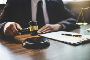 dich-vu-luat-tranh-trung